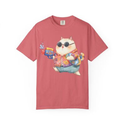 Water Gun Cat Summer Vibes T-Shirt, Unisex Tee for Cat Lovers, Perfect Gift for Birthdays, Beach Days, or Casual Outings